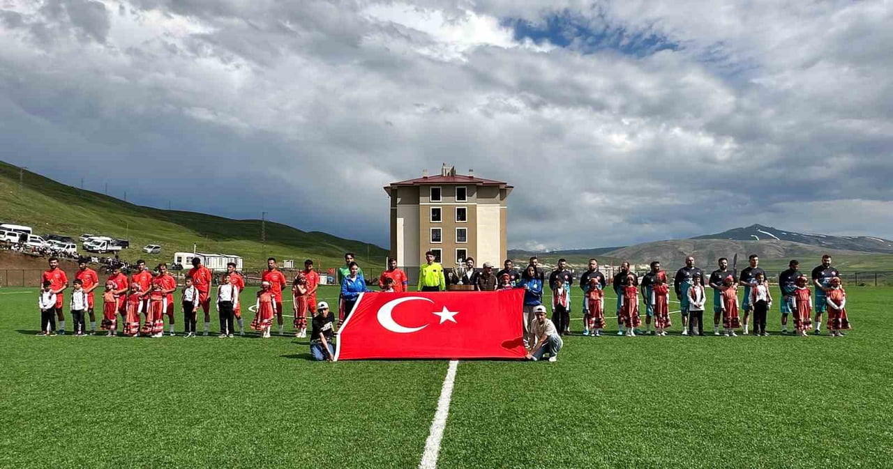 TEKMAN DA DÜZENLENEN KAYMAKAMLIK KUPASI MUSTAFA ÇİFTÇİ FUTBOL TURNUVASINI HÜRRİYET SPOR...