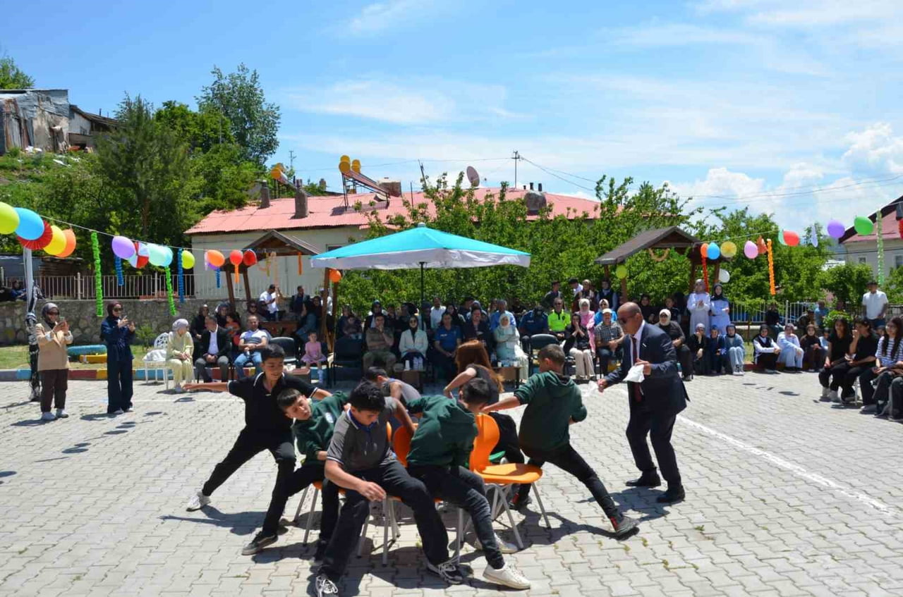 TERCAN’DA YILSONU ŞENLİĞİ COŞKUSU