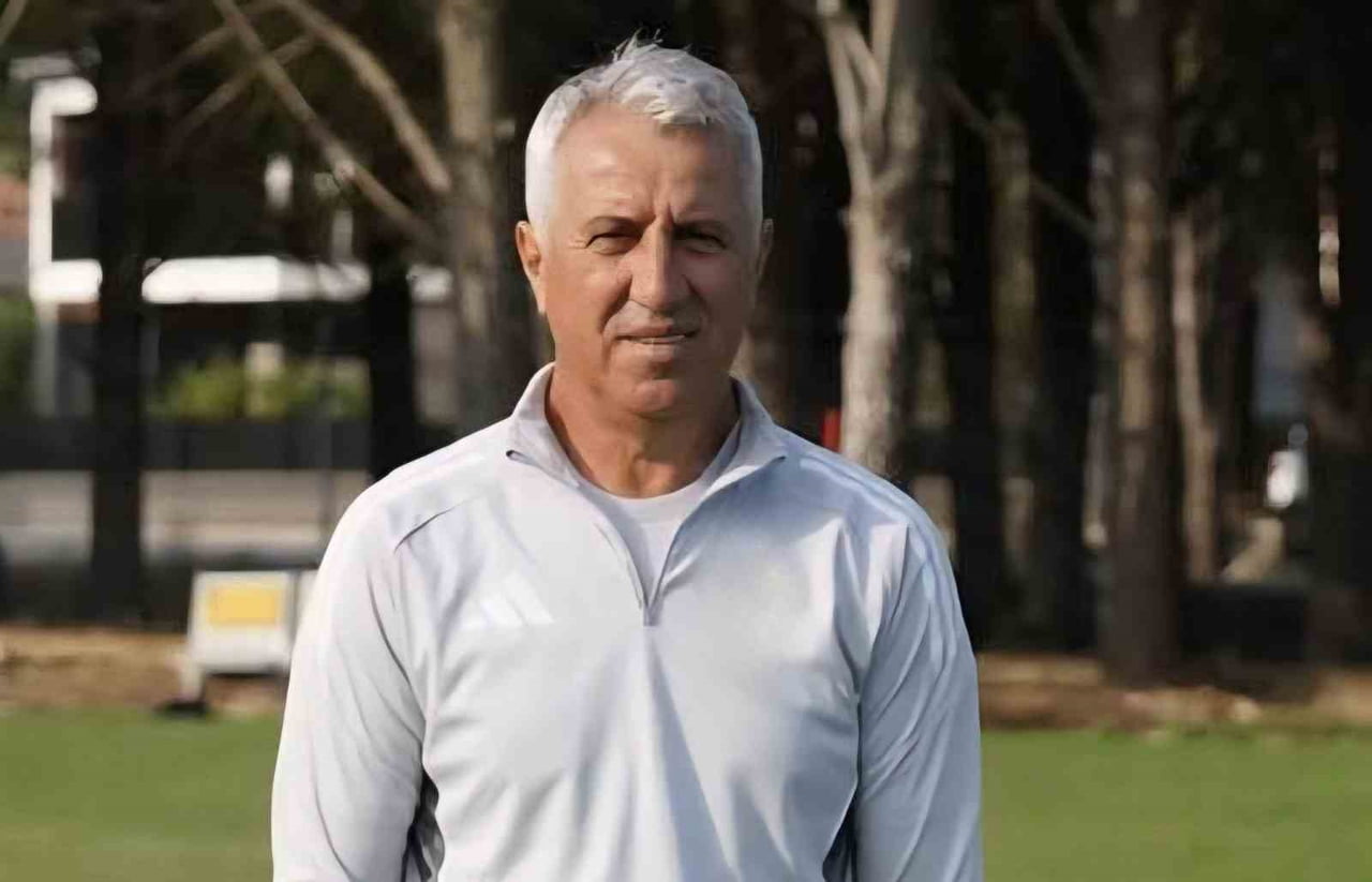 TFF 2. LİG EKİPLERİNDEN GÜZİDE GEBZESPOR YENİ SEZONDA TAKIMI TEKNİK DİREKTÖR BESİM DURMUŞ'A EMANET...