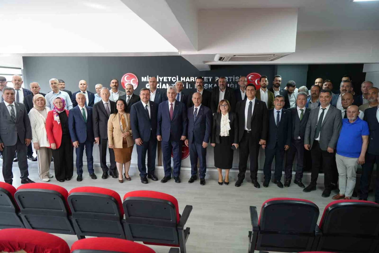 TİCARET BAKANI ÖMER BOLAT, BERABERİNDEKİLERLE MİLLİYETÇİ HAREKET PARTİSİ GAZİANTEP İL...