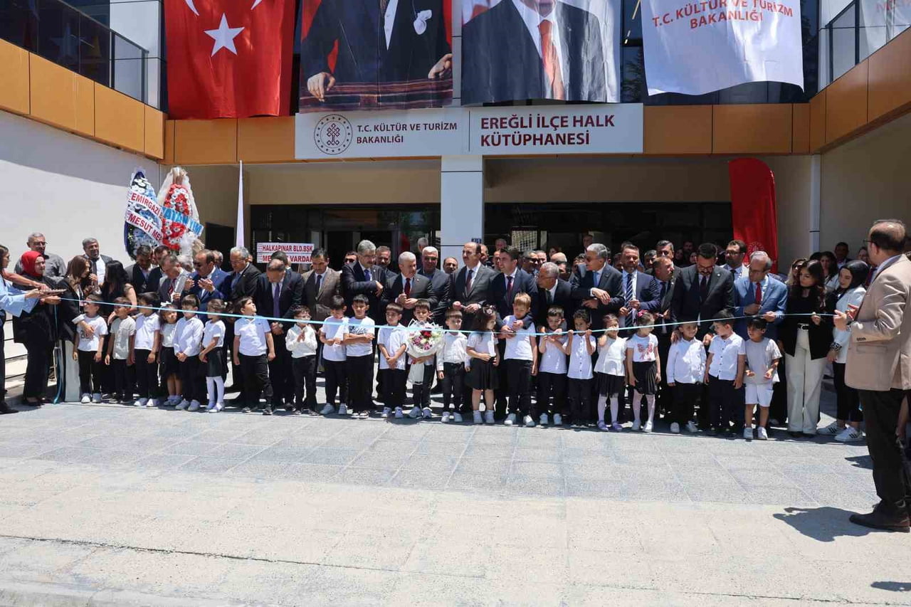 TİCARET BAKANI ÖMER BOLAT MEMLEKETİ KONYA'NIN EREĞLİ İÇESİNDE HALK KÜTÜPHANE AÇILIŞ TÖRENİNE...