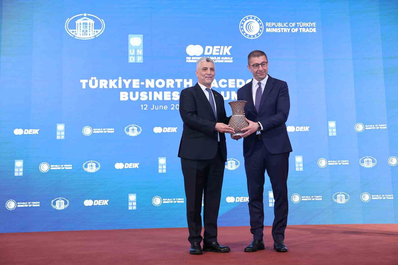 TİCARET BAKANI ÖMER BOLAT VE KUZEY MAKEDONYA BAŞBAKANI HRİSTİJAN MİCKOSKİ
