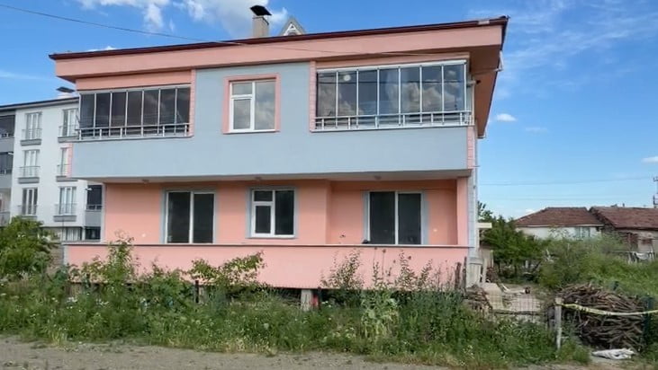 TOKAT'IN ZİLE İLÇESİNDE 25 YAŞINDAKİ ÜNİVERSİTE ÖĞRENCİSİ SİBEL AKPINAR'IN EVİNDE ÖLÜ BULUNMASINA...
