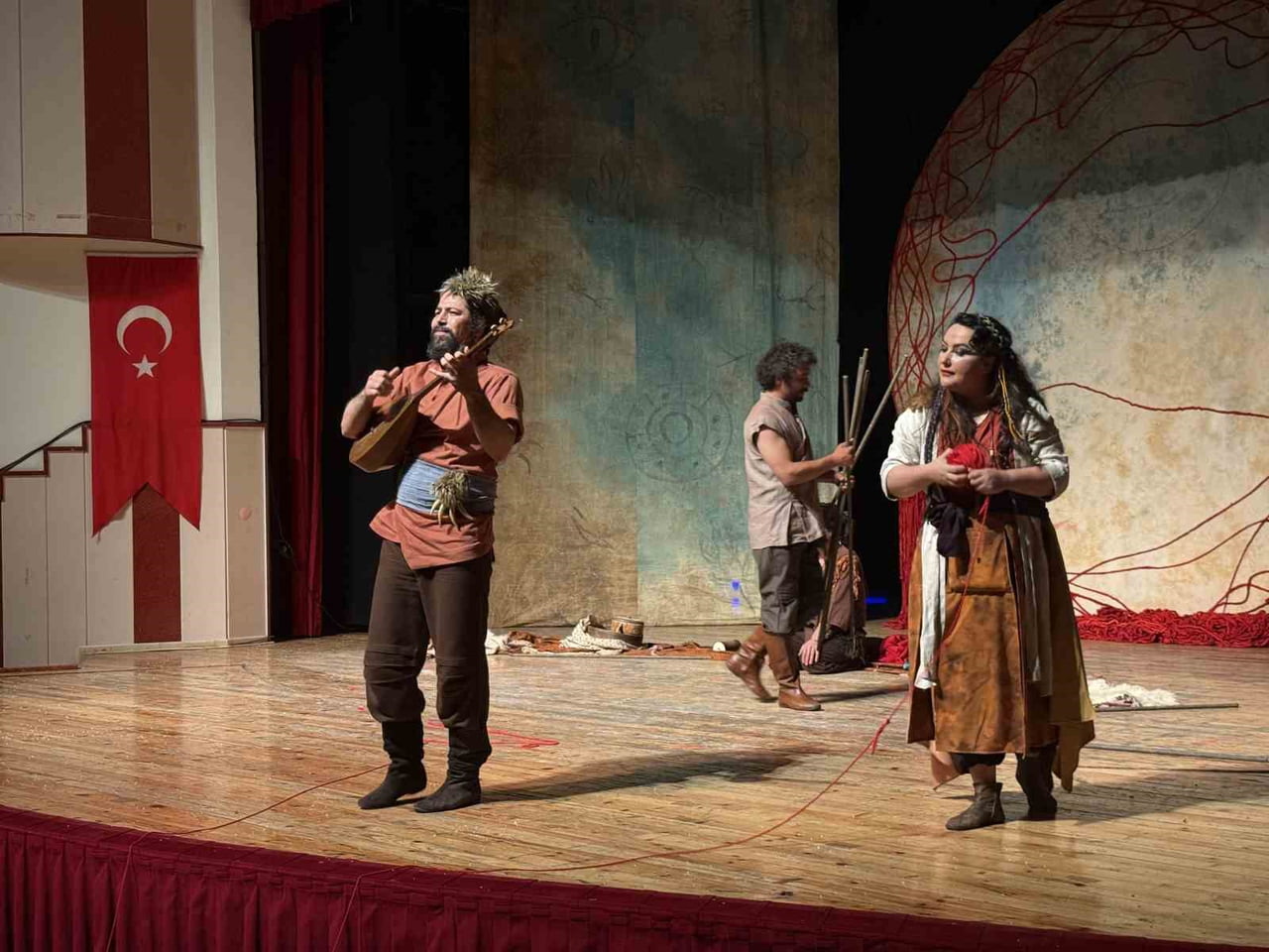 TOKAT BELEDİYESİ TARAFINDAN BU YIL İLK KEZ DÜZENLENEN TİYATRO FESTİVALİ, YETİŞKİN VE ÇOCUKLARA...