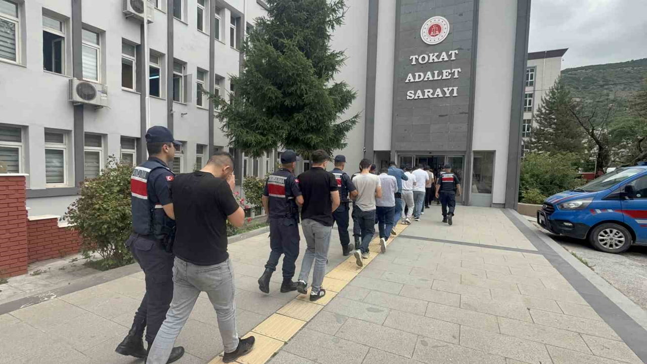TOKAT İL JANDARMA KOMUTANLIĞI EKİPLERİNCE, UYUŞTURUCU MADDE TİCARETİ VE KULLANIMINA YÖNELİK GENİŞ...