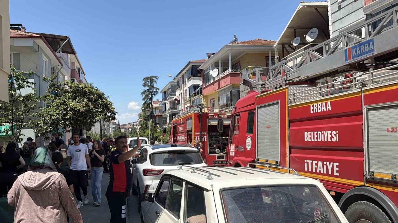 TOKAT’IN ERBAA İLÇESİNDE ÇIKAN EV YANGININDA 80 YAŞINDAKİ HASAN KARA HAYATINI KAYBETTİ.