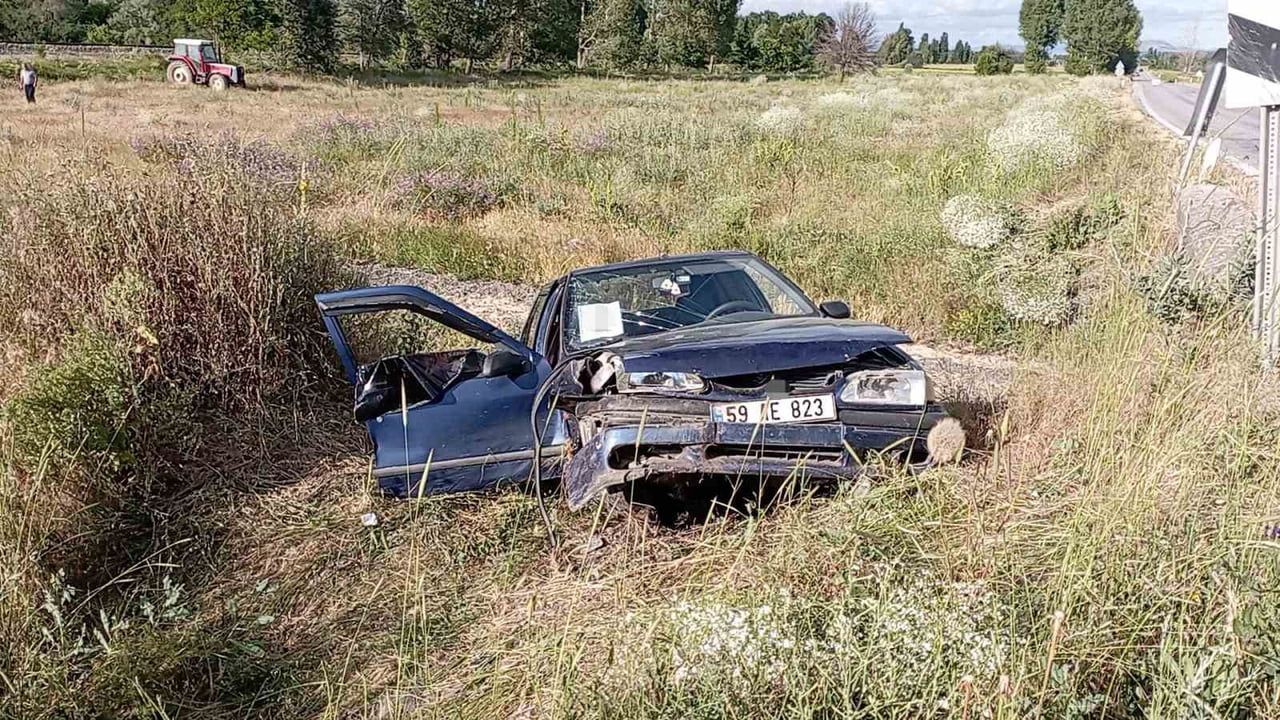 TOKAT’IN YEŞİLYURT İLÇESİNDE KONTROLDEN ÇIKARAK ŞARAMPOLE YUVARLANAN OTOMOBİLDE 1 KİŞİ HAYATINI...