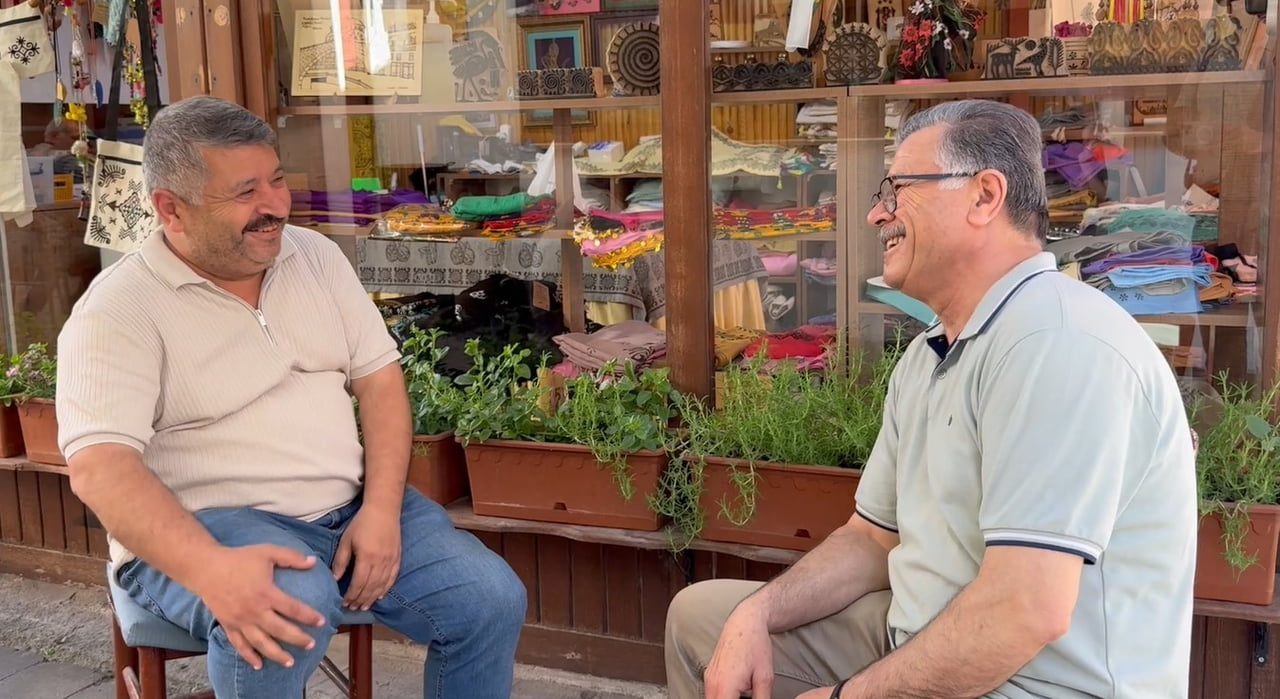 TOKAT’TA GÖREV YAPAN TARİH ÖĞRETMENİ MUSTAFA NECATİ GÜNEŞ, UNUTULMAYA YÜZ TUTAN VE  DİVÂNÜ...