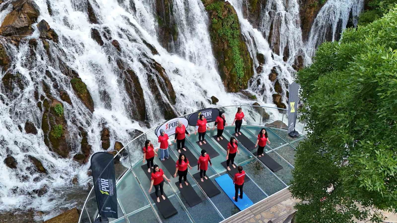 TOMARA ŞELALESİ TABİAT PARKI, DÜNYA YOGA GÜNÜ KAPSAMINDA DÜZENLENEN ETKİNLİĞE EV SAHİPLİĞİ...