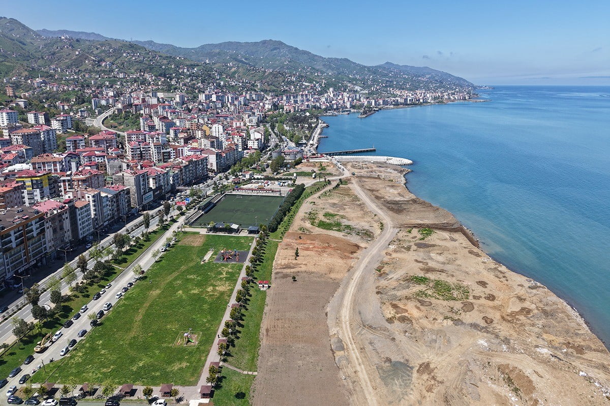 TRABZON'UN AKÇAABAT İLÇESİNİN VİZYON PROJELERİ ARASINDA YER ALAN VE İLÇE SAHİLİNE YENİ BİR KİMLİK...