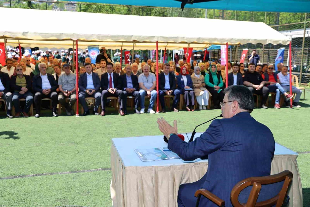 TRABZON BÜYÜKŞEHİR BELEDİYE BAŞKANI AHMET METİN GENÇ, ORTAHİSAR İLÇESİNE BAĞLI YEŞİLOVA...