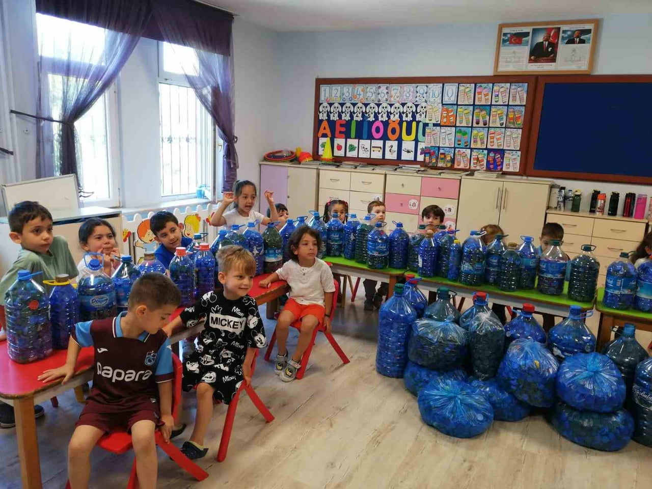 TRABZON BÜYÜKŞEHİR BELEDİYESİ, SIFIR ATIK ÇALIŞMALARI KAPSAMINDA HAYATA GEÇİRDİĞİ "KAPAKLAR...