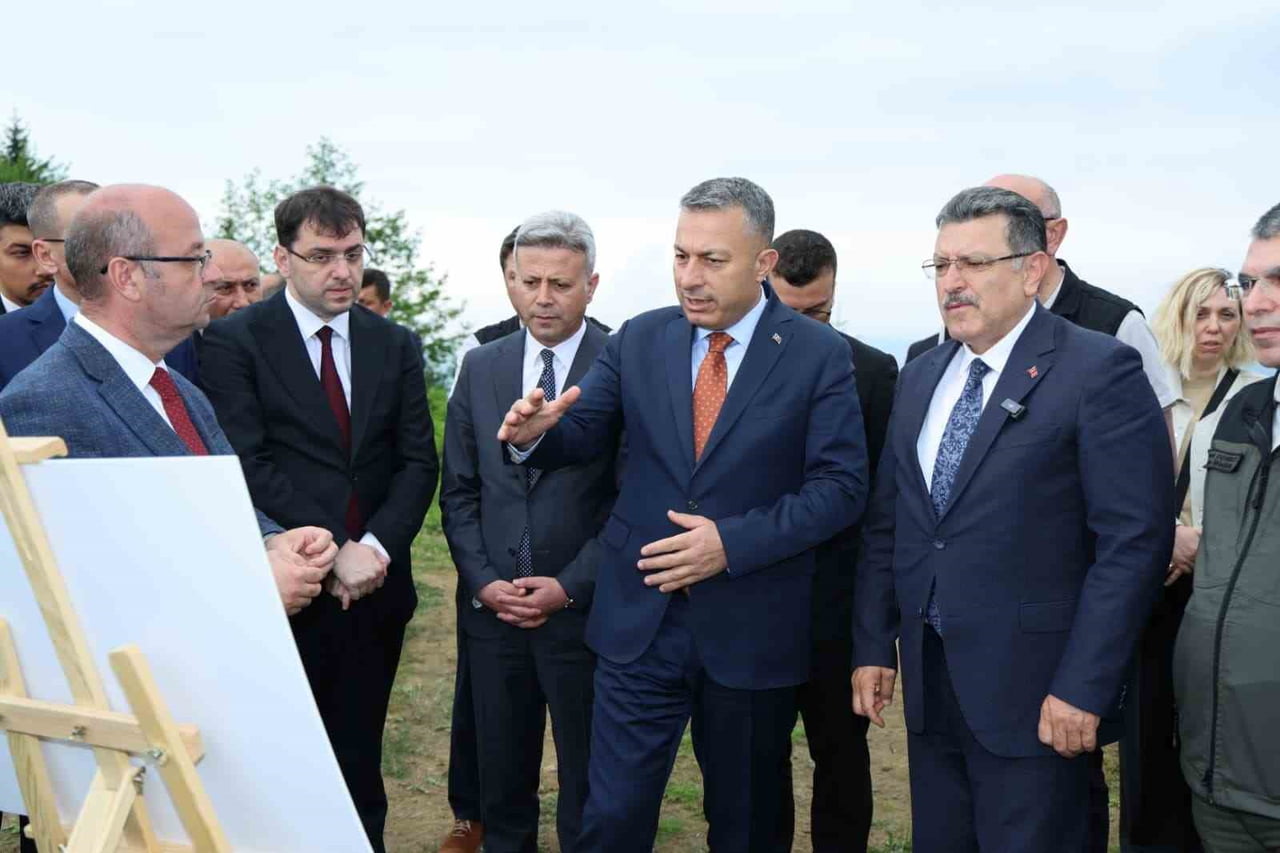 TRABZON’DAKİ SAHİPSİZ SOKAK HAYVANLARI İÇİN MAÇKA'NIN KAYNARCA VE AKÇAABAT'IN AKÇAKALE MAHALLELERİ...