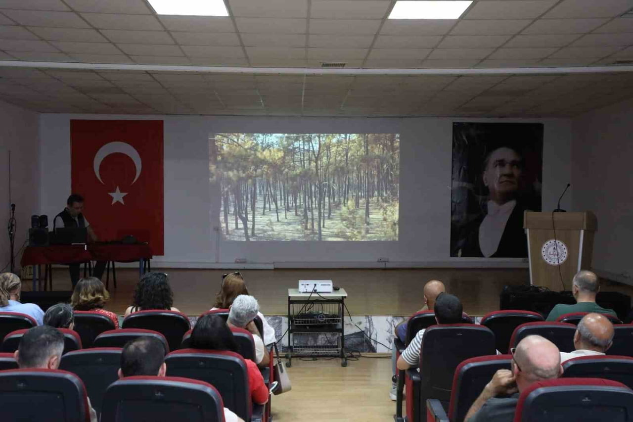 TUNCELİ'DE ÖĞRETMENLERE VE MEB AKUB EKİPLERİNE YÖNELİK ORMAN YANGINLARI EĞİTİMİ SEMİNERİ...
