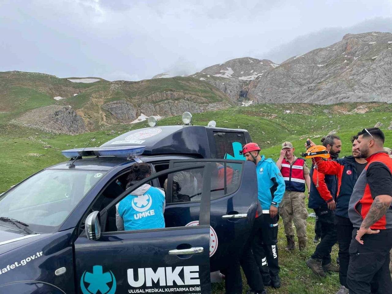 TUNCELİ'NİN PÜLÜMÜR İLÇESİNDE ARAZİDE DÜŞEREK BACAĞINI KIRAN 57 YAŞINDAKİ VATANDAŞ, 112 ACİL...