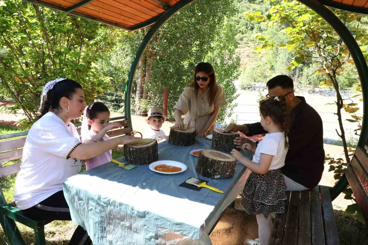 TUNCELİ ATATÜRK ANAOKULU ÖĞRENCİLERİ, DÜNYA ÇEVRE GÜNÜ KAPSAMINDA DÜZENLENEN ETKİNLİKTE AİLELERİ...