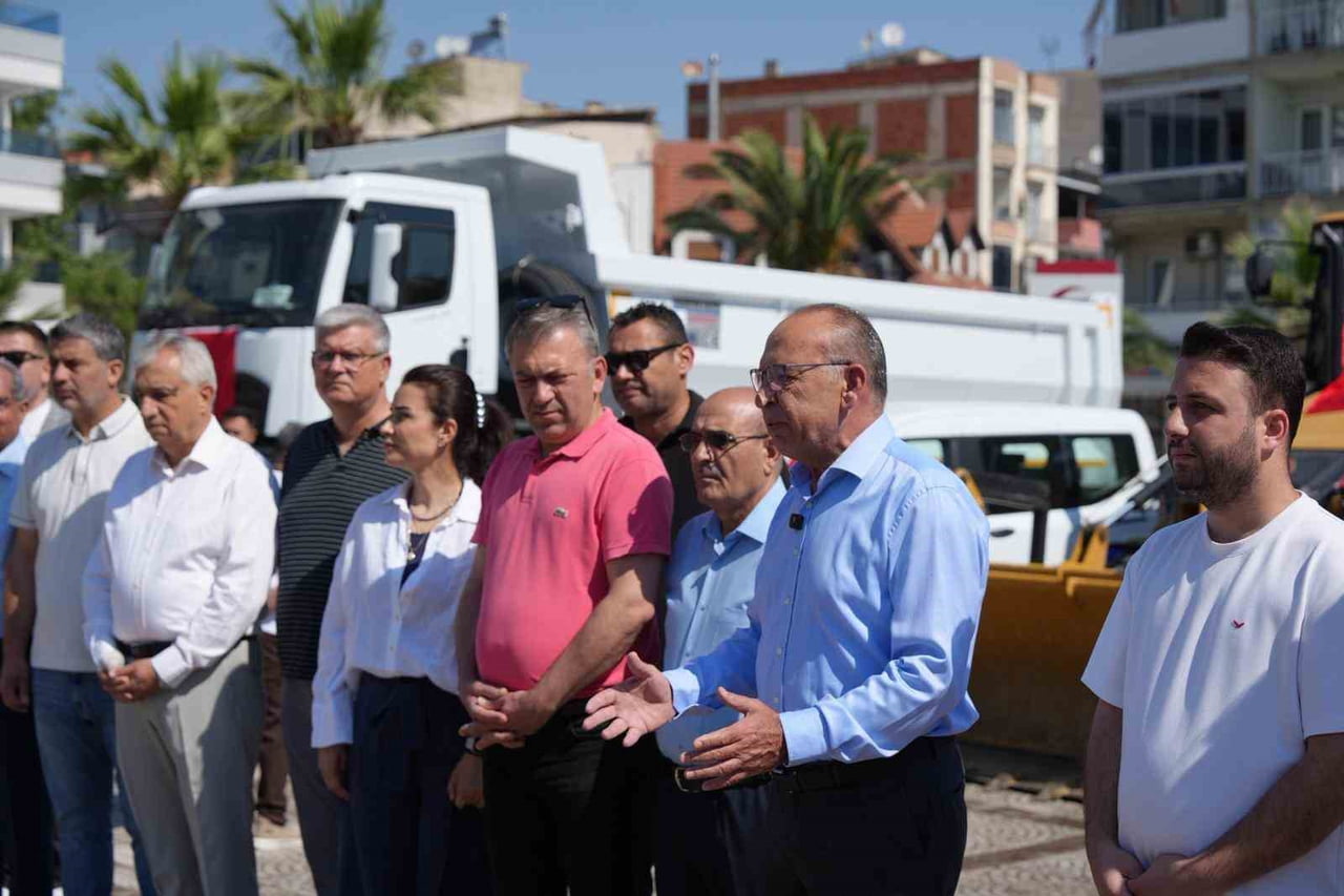 TURGUTLU BELEDİYE BAŞKANI ÇETİN AKIN, BELEDİYE ENVANTERİNE KAZANDIRILAN YENİ ARAÇLARIN TANITIM...