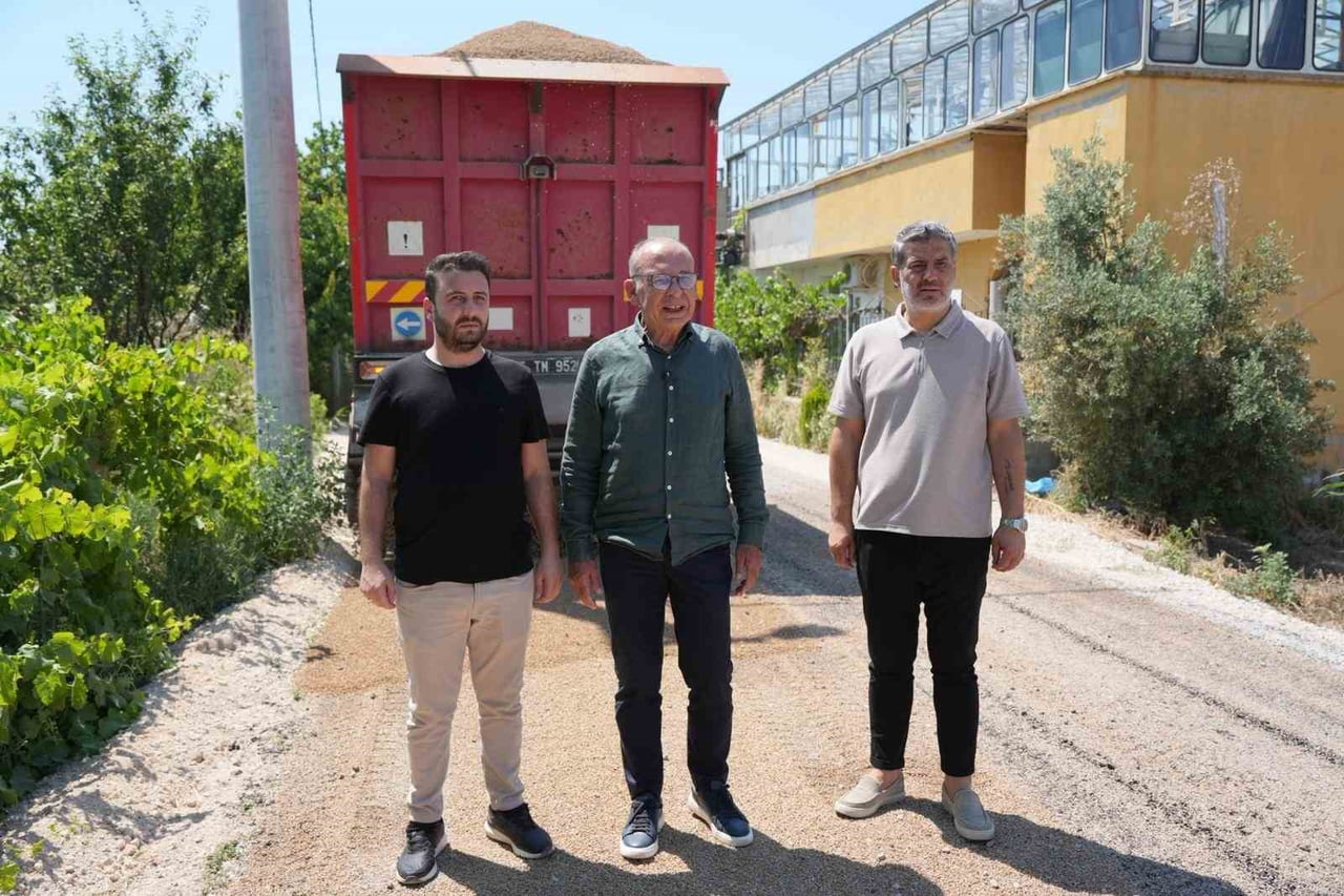 TURGUTLU BELEDİYE BAŞKANI ÇETİN AKIN, İLÇE GENELİNDE YÜRÜTÜLEN ÇALIŞMALARI YERİNDE İNCELEMEYE...