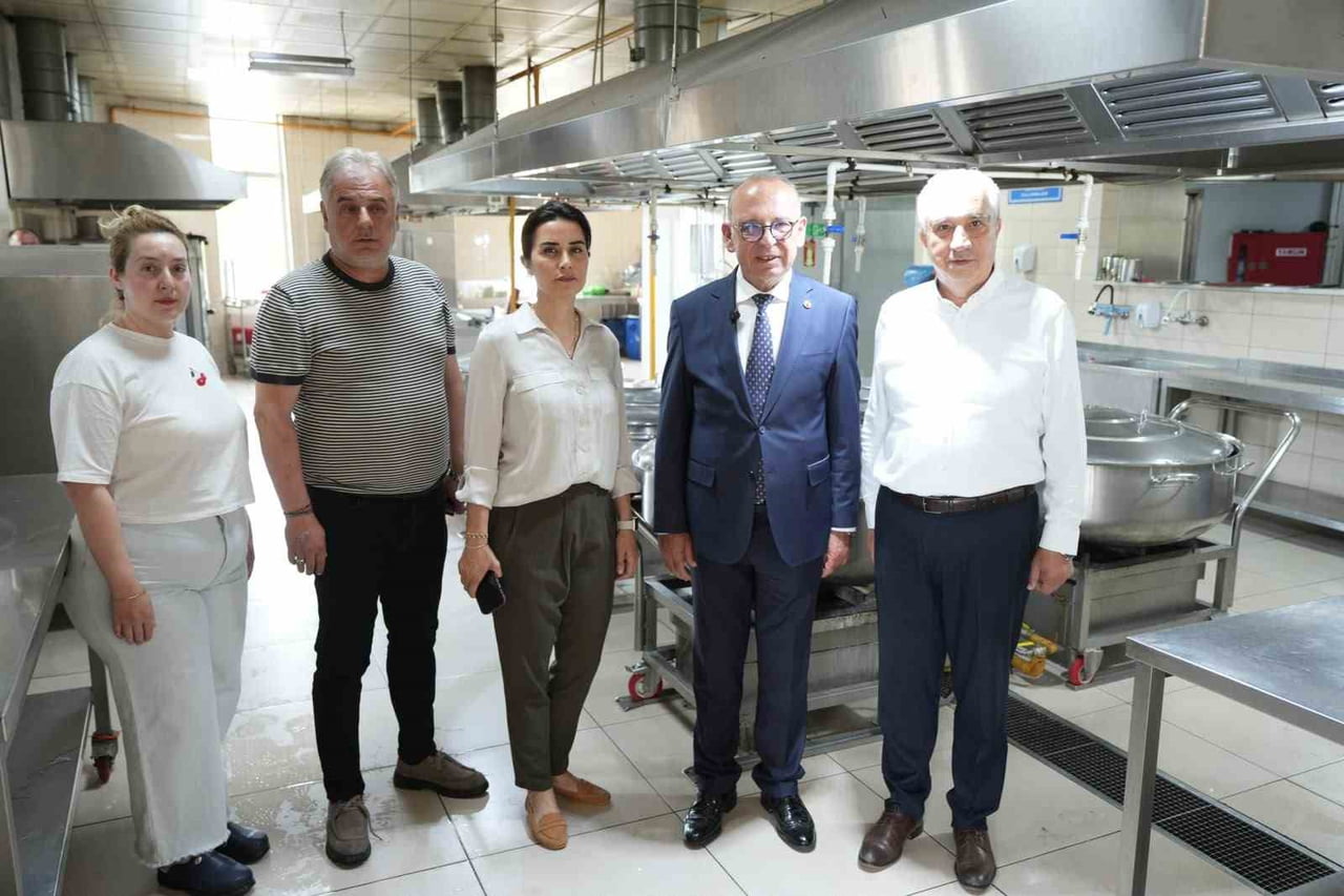 TURGUTLU BELEDİYESİNİN KURBAN BAYRAMI DOLAYISIYLA DÜZENLEDİĞİ "SİZDEN GELEN BAĞIŞLARLA AŞ OLALIM...