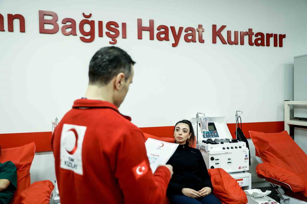 TÜRK KIZILAY, 14 HAZİRAN DÜNYA GÖNÜLLÜ KAN BAĞIŞÇILARI GÜNÜ’NDE BU YILIN İLK BEŞ AYINDA 1 MİLYON...