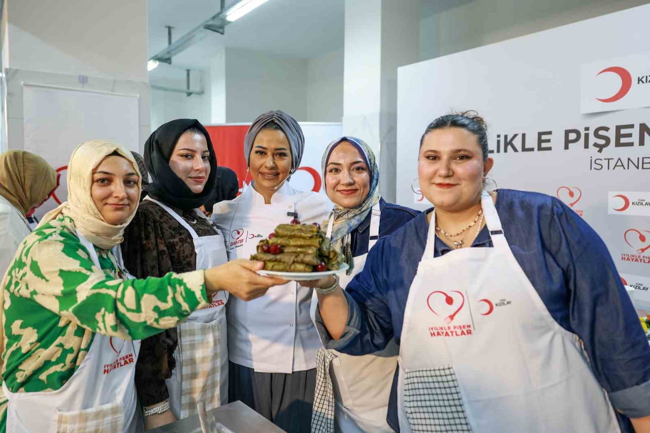 TÜRK KIZILAY, DEPREMDEN ETKİLENEN KADINLARIN EKONOMİK VE SOSYAL HAYATA KATILIMLARINI DESTEKLEMEK...