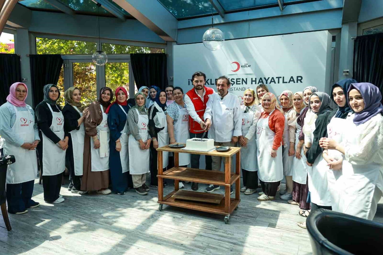 TÜRK KIZILAY, DEPREMDEN ETKİLENEN KADINLARIN EKONOMİK VE SOSYAL HAYATA KATILIMLARINI DESTEKLEMEK...