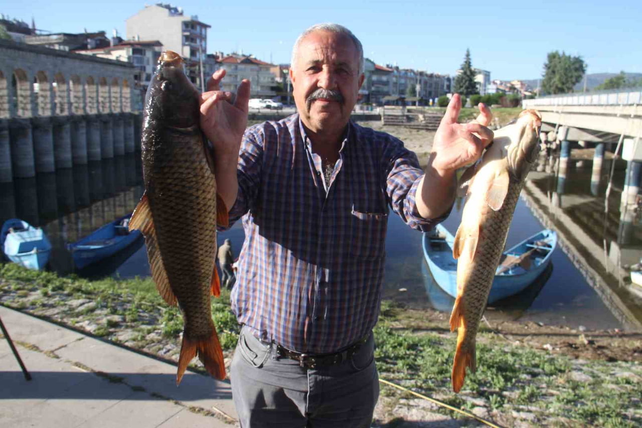 TÜRKİYE'NİN EN ÖNEMLİ TATLI SU BALIĞI ÜRETİM MERKEZLERİNDEN BİRİ OLAN BEYŞEHİR GÖLÜ'NDE ÜÇ AYLIK...
