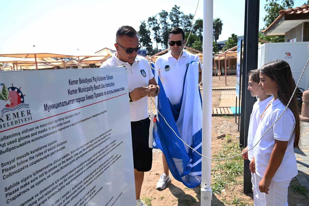 TÜRKİYE'NİN EN ÖNEMLİ TURİZM DESTİNASYONLARI ARASINDA YER ALAN KEMER'İN EN GÜZEL PLAJLARINDAN OLAN...
