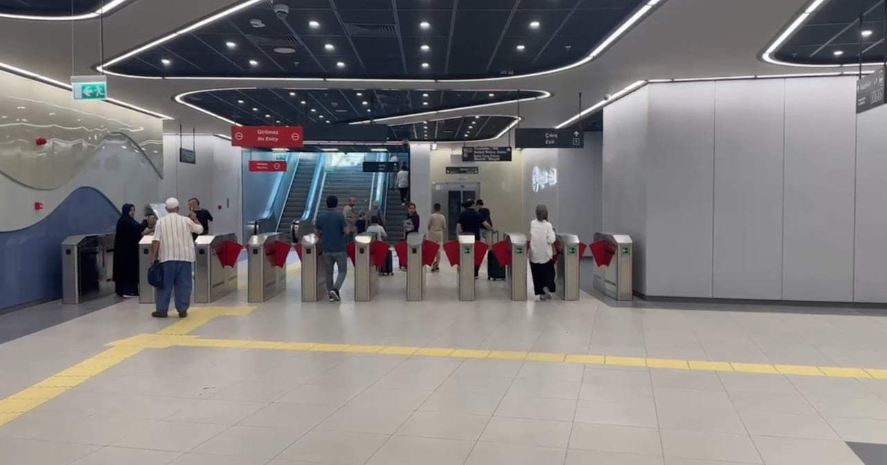 TÜRKİYE'NİN EN YENİ METRO HATTI İLK GÜNÜNDE 10 BİN 21 YOLCU TAŞIDI