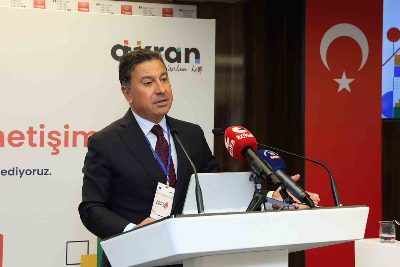 TÜRKİYE BELEDİYELER BİRLİĞİ'NİN EV SAHİPLİĞİNDE DÜZENLENEN I. GENÇ DOSTU KENTLER YÖNETİŞİM ZİRVESİ...