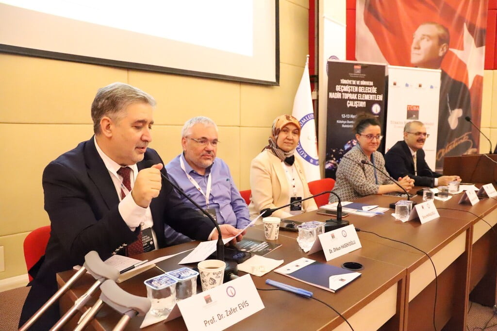 TÜRKİYE BİLİMLER AKADEMİSİ İLE KÜTAHYA DUMLUPINAR ÜNİVERSİTESİ İŞ BİRLİĞİNDE DÜZENLENEN...