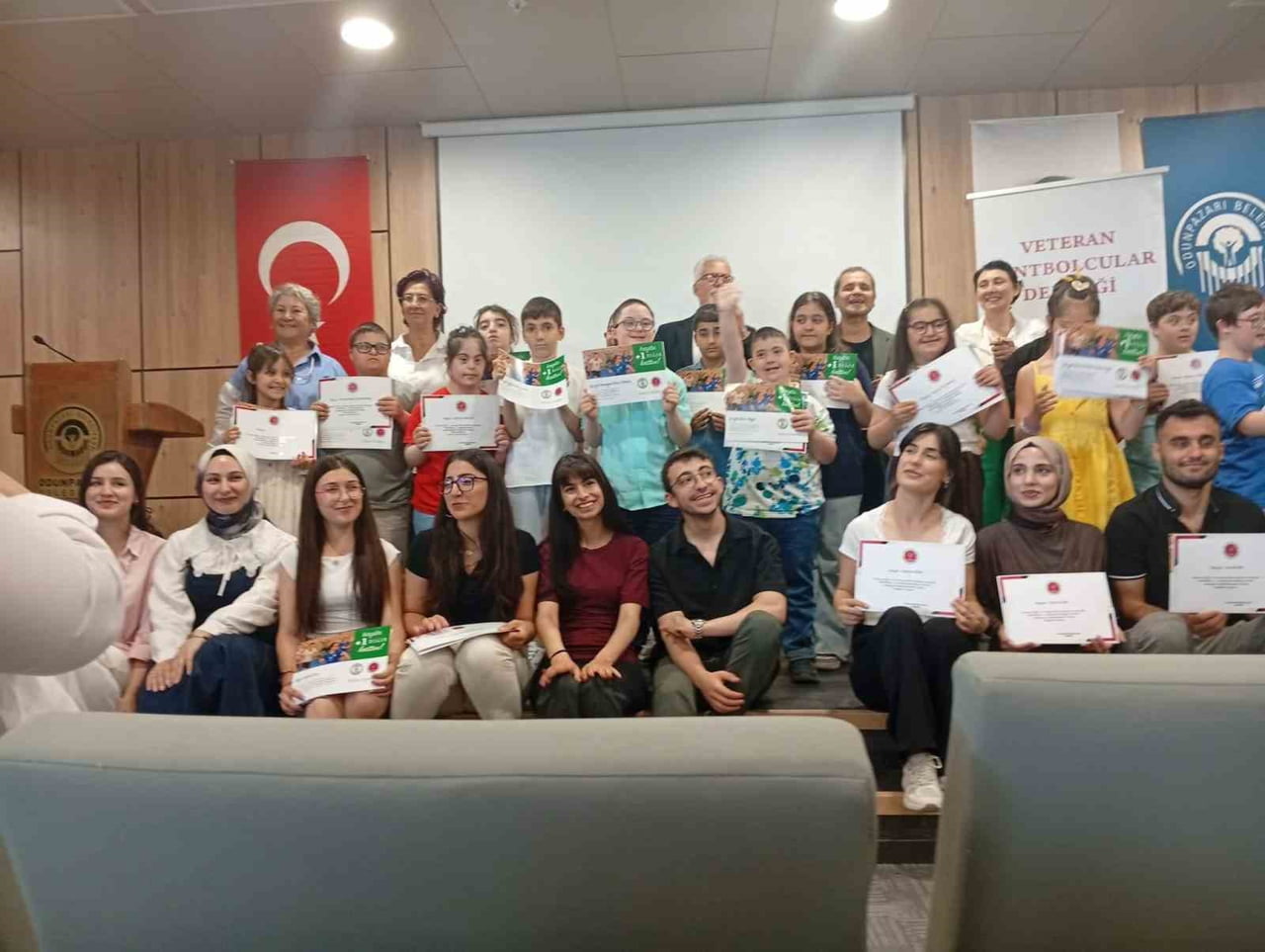 TÜRKİYE DOWN SENDROMU DERNEĞİ İLE VETERAN HENTBOLCULAR DERNEĞİ İŞ BİRLİĞİYLE ÜÇ YILDIR ARALIKSIZ...