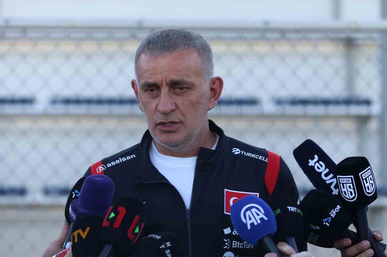 TÜRKİYE FUTBOL FEDERASYONU BAŞKANI İBRAHİM HACIOSMANOĞLU, A MİLLİ FUTBOL TAKIMI TEKNİK DİREKTÖRÜ...
