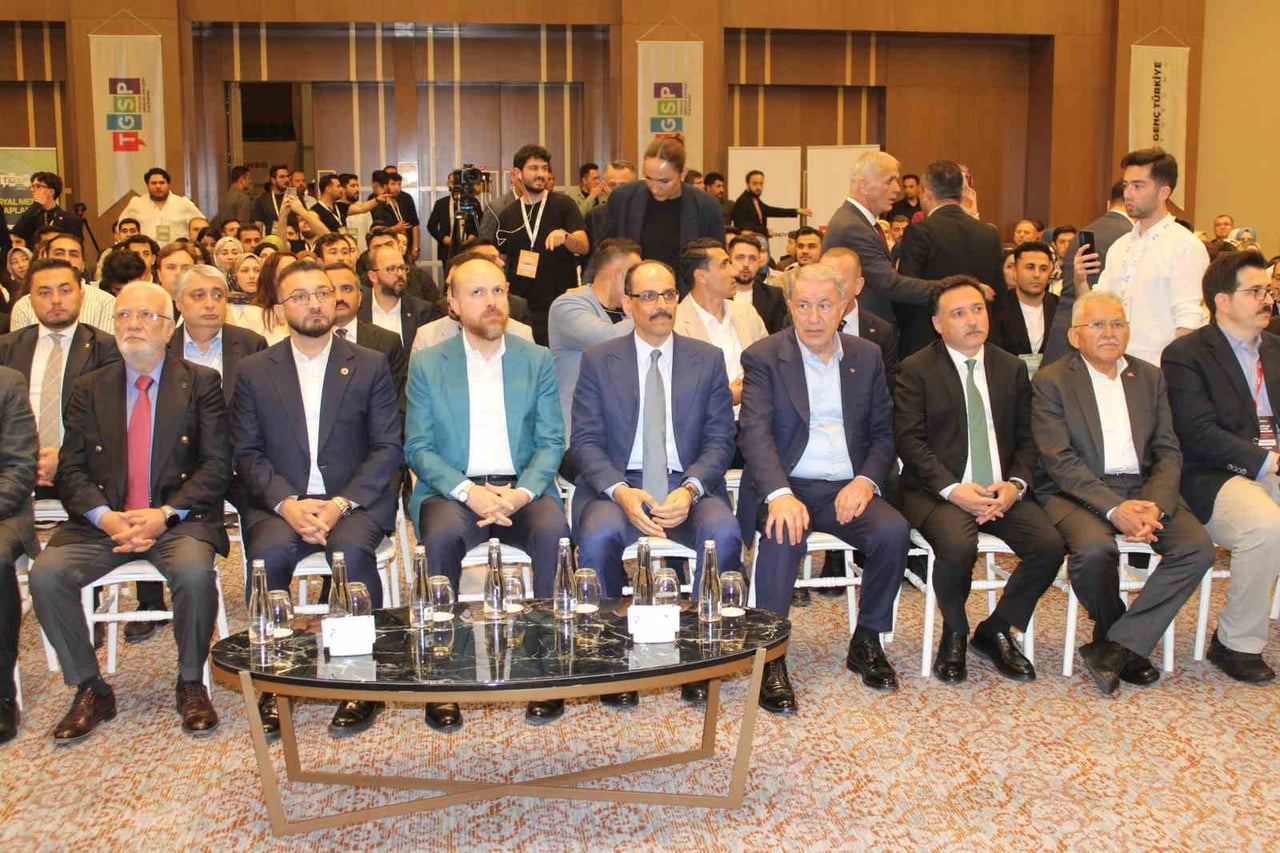 TÜRKİYE GENÇLİK STK'LARI PLATFORMU (TGSP) TARAFINDAN DÜZENLENEN 12. GENÇ TÜRKİYE FORUMU MİT...