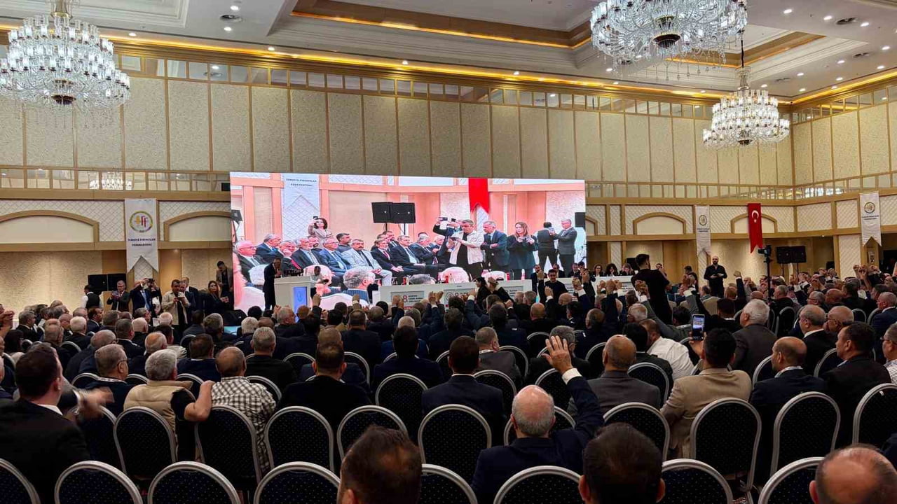 TÜRKİYE GENELİNDEKİ FIRINCI ESNAFINI TEMSİL EDEN TÜRKİYE FIRINCILAR FEDERASYONU'NUN 8. OLAĞAN...