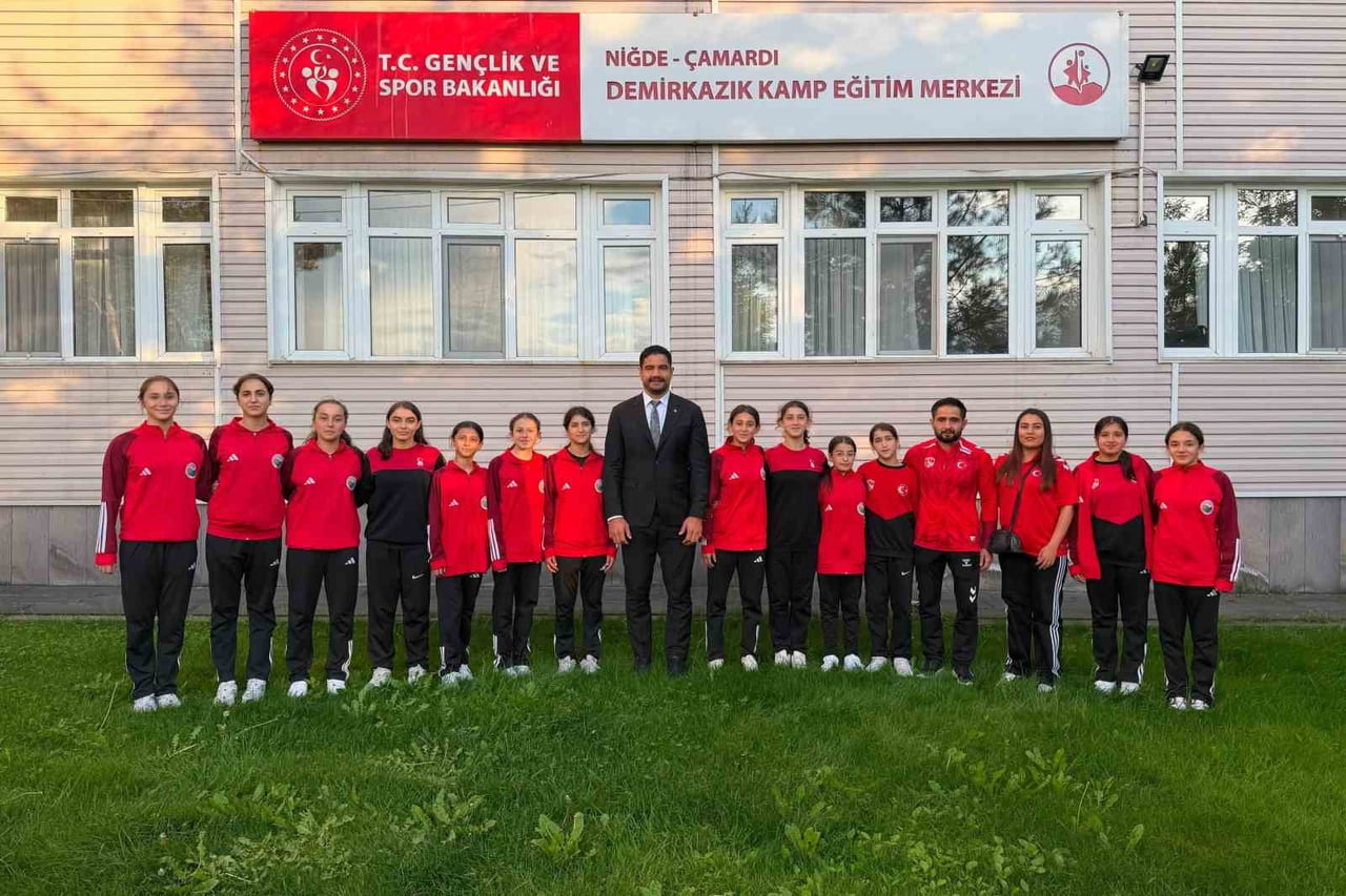 TÜRKİYE GÜREŞ FEDERASYONU BAŞKANI TAHA AKGÜL NİĞDE’DE