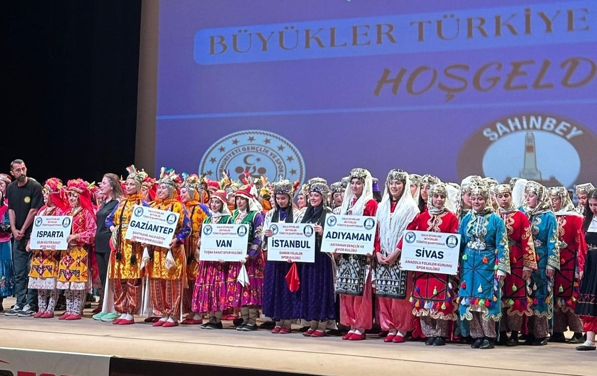 TÜRKİYE HALK OYUNLARI FEDERASYONU TARAFINDAN DÜZENLENEN YARIŞMADA, TUŞBA SANAT SPOR KULÜBÜ ÜST...