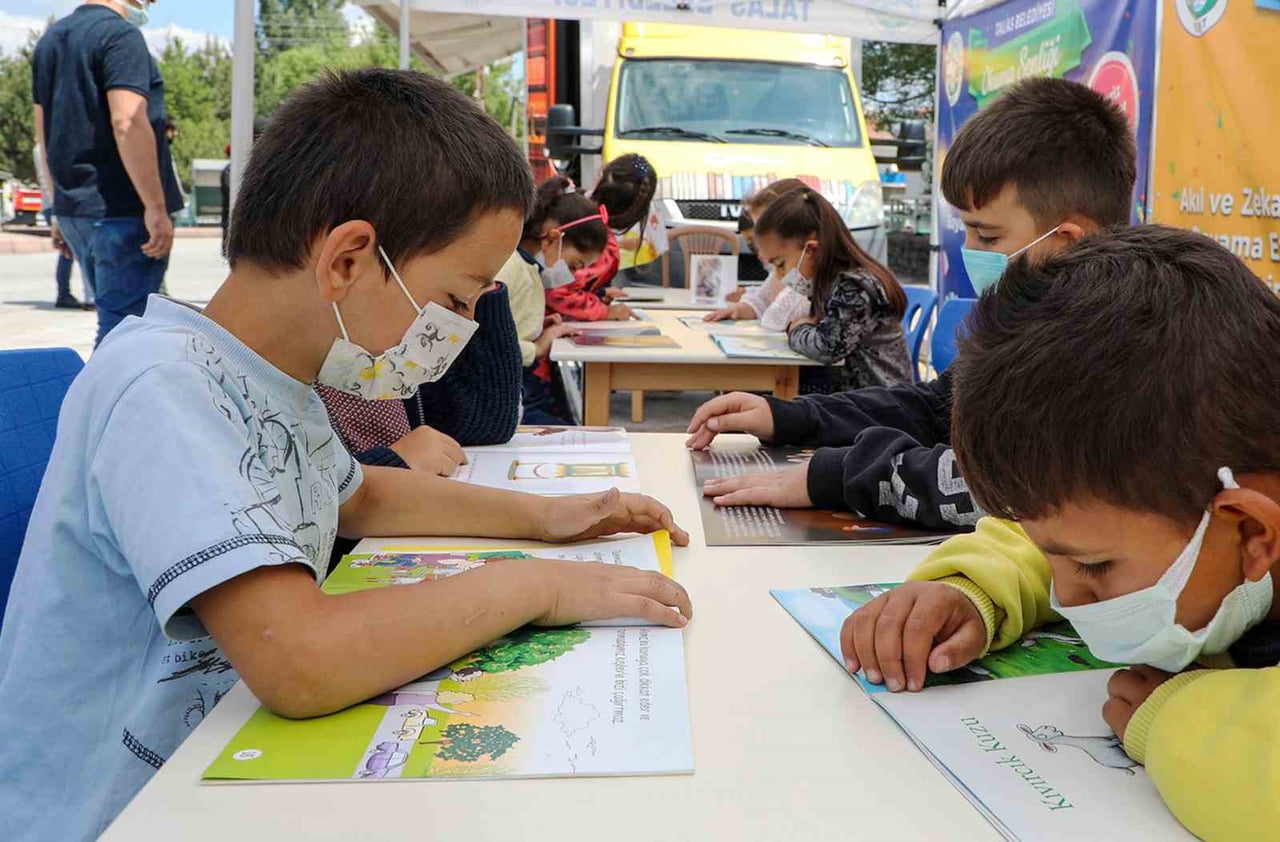 TÜRKİYE İSTATİSTİK KURUMU (TÜİK) TARAFINDAN AÇIKLANAN 2025 YILI KÜTÜPHANE İSTATİSTİKLERİNE GÖRE...