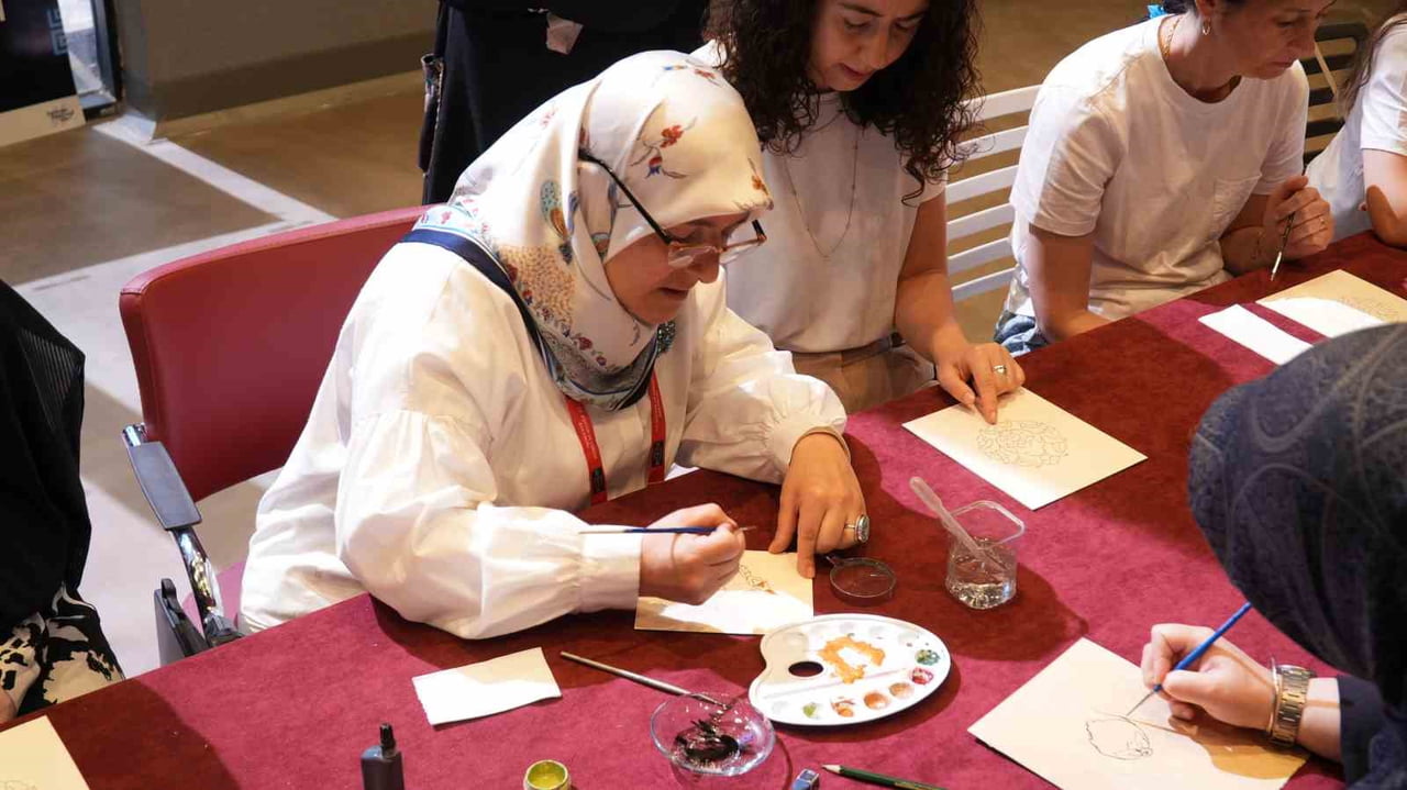 TÜRKİYE KÜLTÜR YOLU FESTİVALİ KAPSAMINDA MANİSA’DA DÜZENLENEN ETKİNLİKLERDE TİYATRO VE GELENEKSEL...