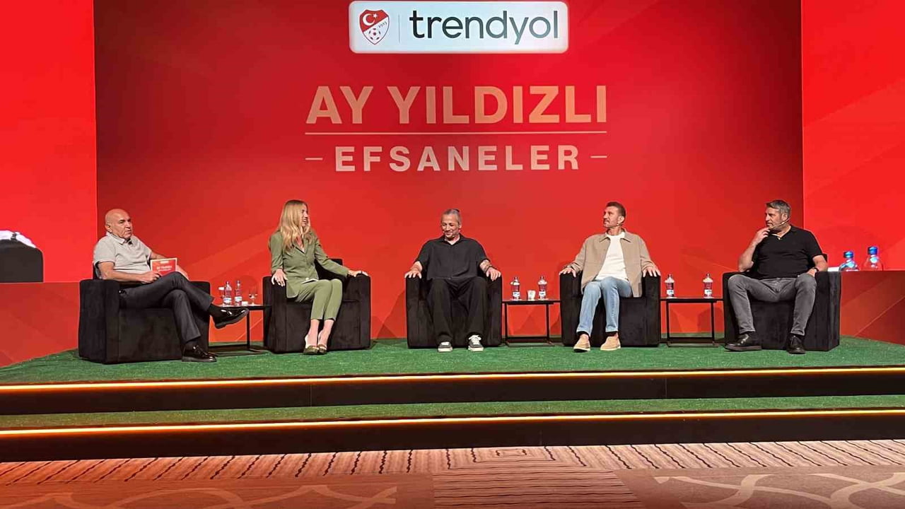 TÜRKİYE MİLLİ TAKIMLARI RESMİ SPONSORU TRENDYOL TARAFINDAN DÜZENLENEN "AY YILDIZLI EFSANELER"...