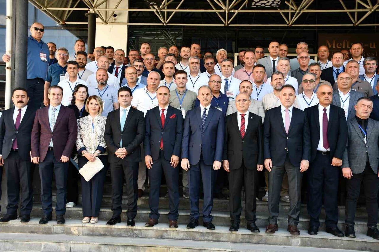 TÜRKİYE’NİN 81 İLİNDEN GELEN ÖĞRETMENEVİ MÜDÜRLERİ, HAKKÂRİ’DE DÜZENLENEN ‘ÖĞRETMENEVLERİ VE AKŞAM...