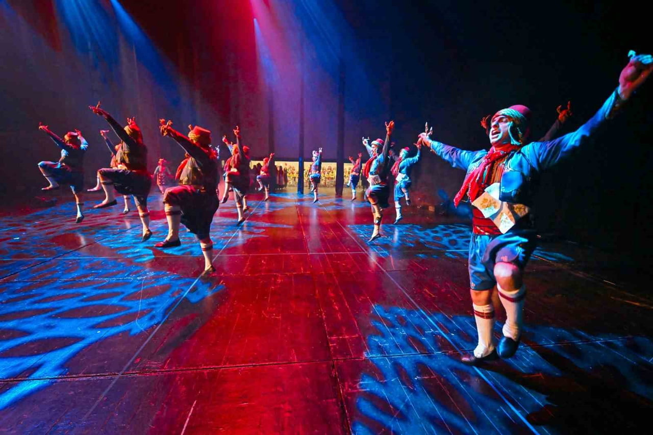 TÜRKİYE’NİN KÖKLÜ FOLKLOR GÖSTERİ EKİPLERİNDEN KARAGÖZ HALK DANSLARI TOPLULUĞU, ATATÜRK KÜLTÜR...