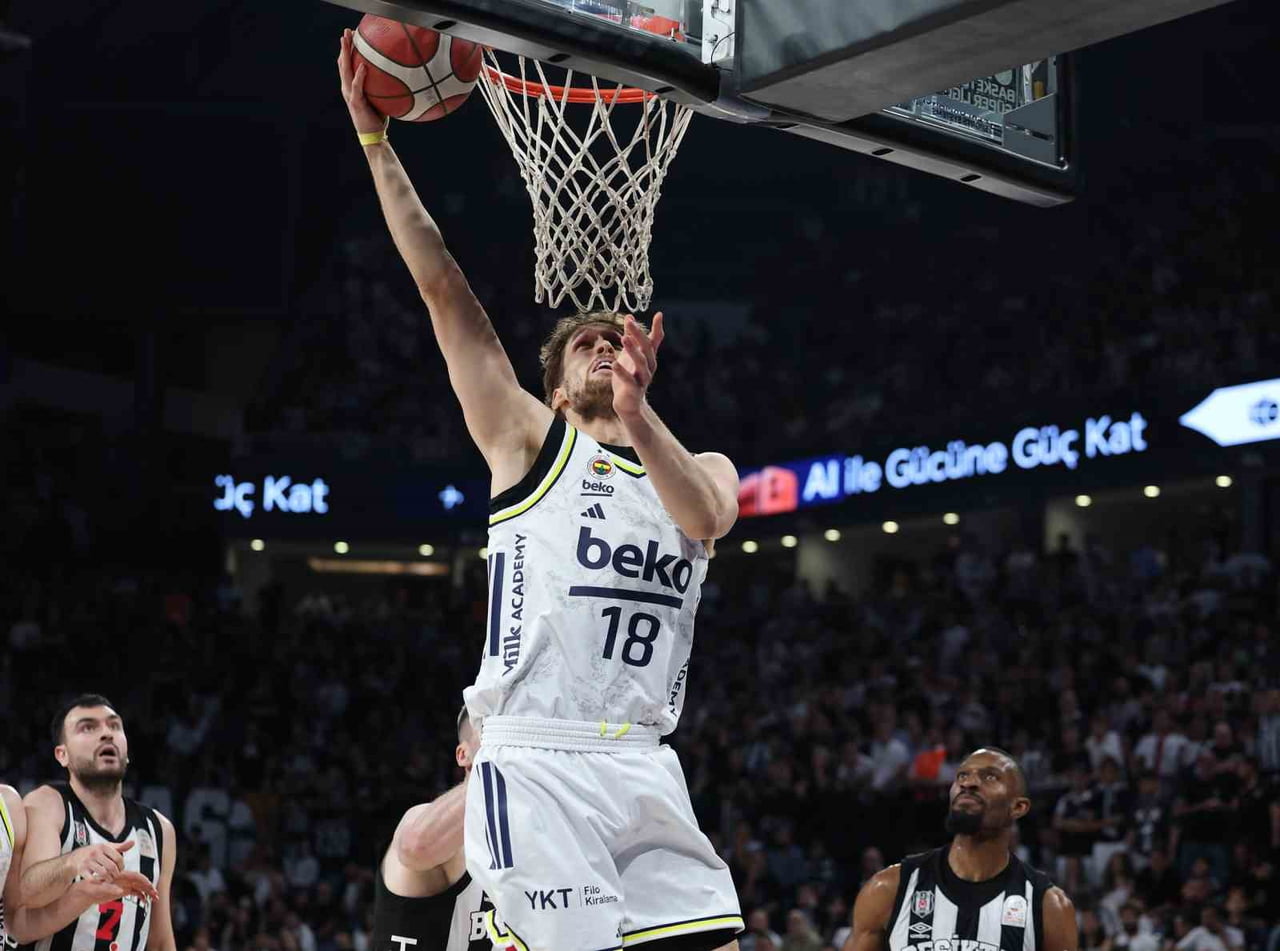TÜRKİYE SİGORTA BASKETBOL SÜPER LİGİ PLAY-OFF FİNAL SERİSİ 4. MAÇINDA FENERBAHÇE, DEPLASMANDA...