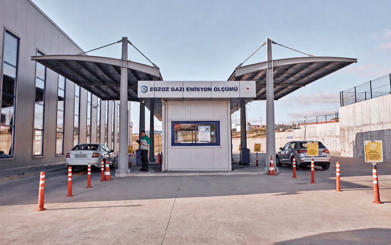 TÜVTÜRK, ARAÇ SAHİPLERİNE ÖLÇÜMLERİNİ ZAMANINDA YAPTIRMALARI İÇİN ÇAĞRIDA BULUNUYOR.