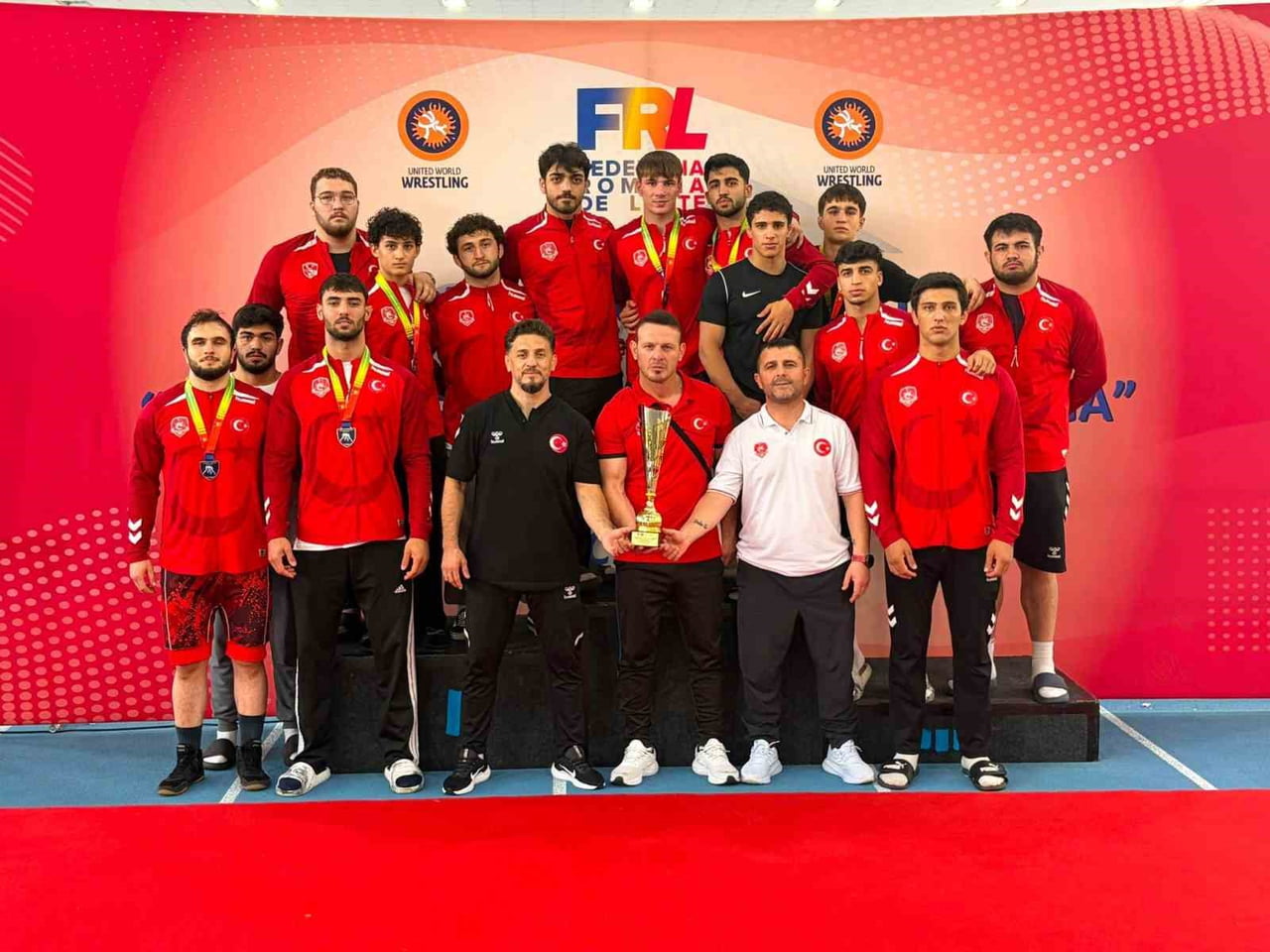 U20 DUMİTRU PİRVULESCU & VASİLE IORGA TURNUVASI'NDA MİLLİ GÜREŞÇİLER TOPLAM 34 MADALYA KAZANIRKEN...