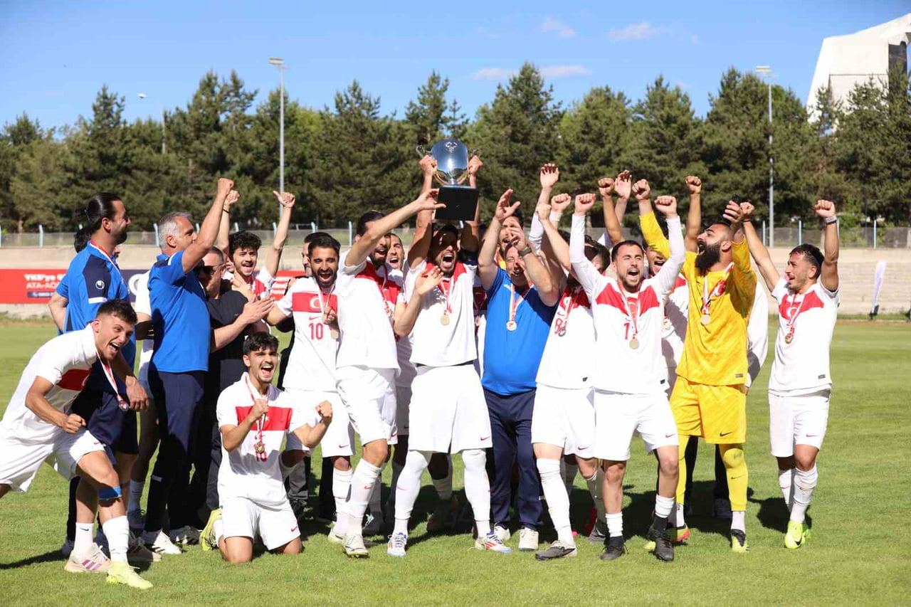 UEFA REGİONS' CUP TÜRKİYE BÖLGELER KARMASI FİNALİNDE, PENALTI ATIŞLARI SONUCUNDA ANKARA BÖLGE...