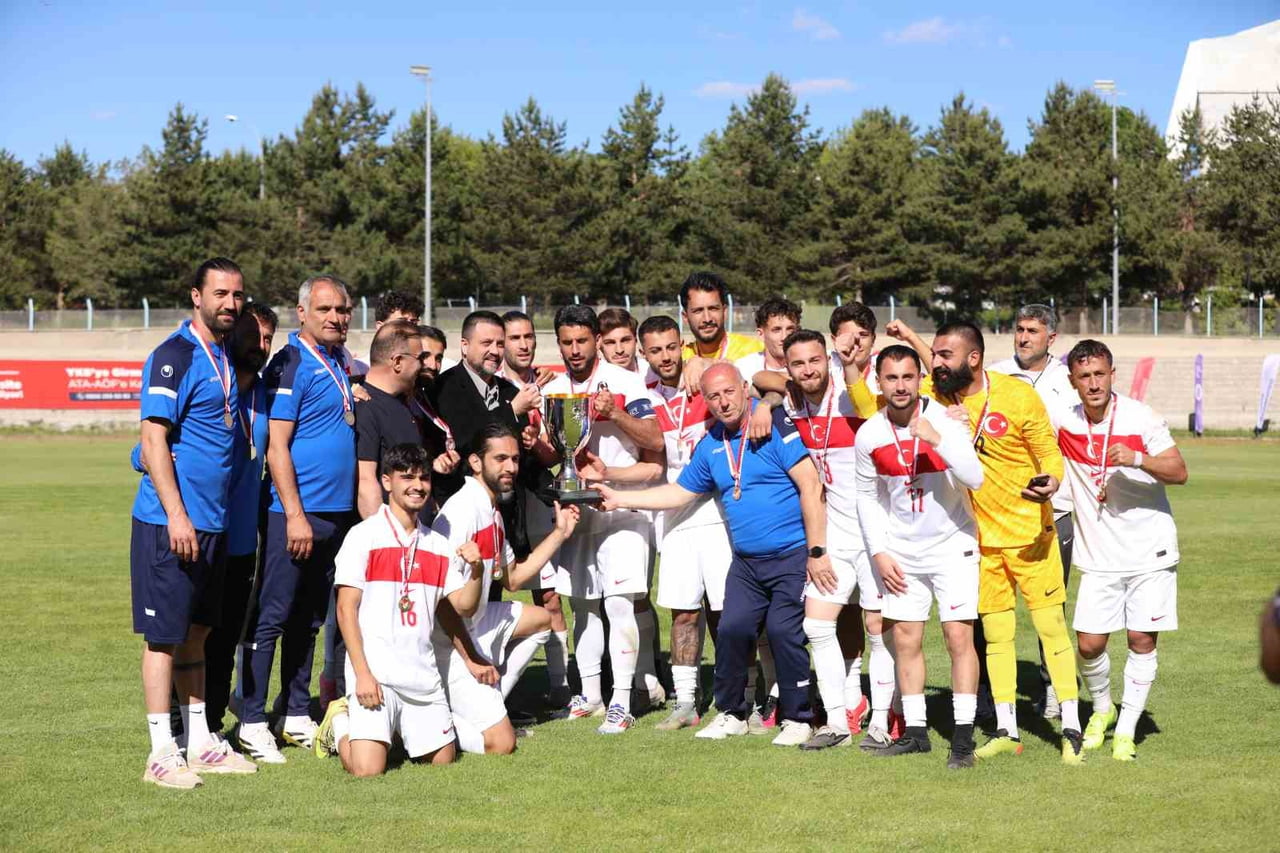 UEFA REGİONS' CUP TÜRKİYE BÖLGELER KARMASI FİNALİNDE, PENALTI ATIŞLARI SONUCUNDA ANKARA BÖLGE...