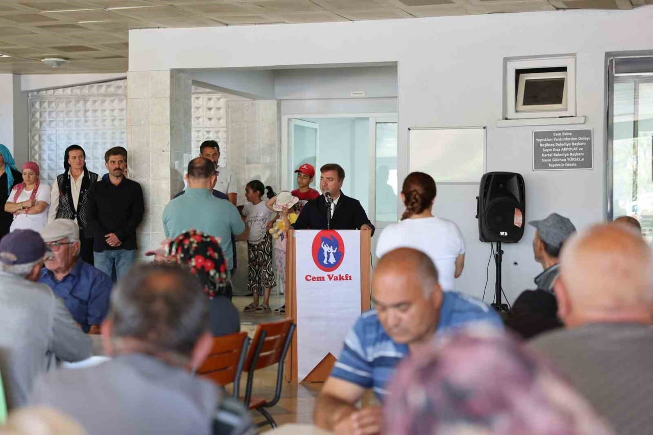 ULALAR CEMEVİNDE AŞURE DAĞITIM PROGRAMI DÜZENLENDİ