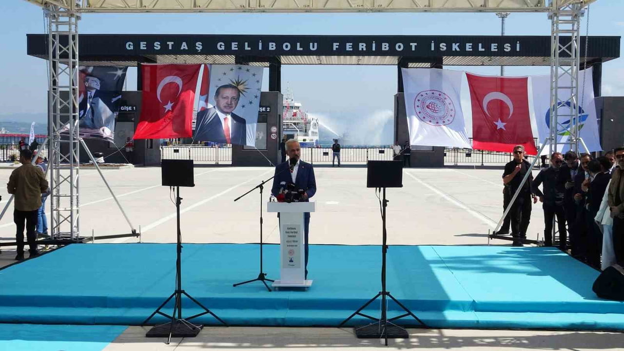 ULAŞTIRMA VE ALTYAPI ABDULKADİR URALOĞLU PROGRAMDA KONUŞMA YAPTI