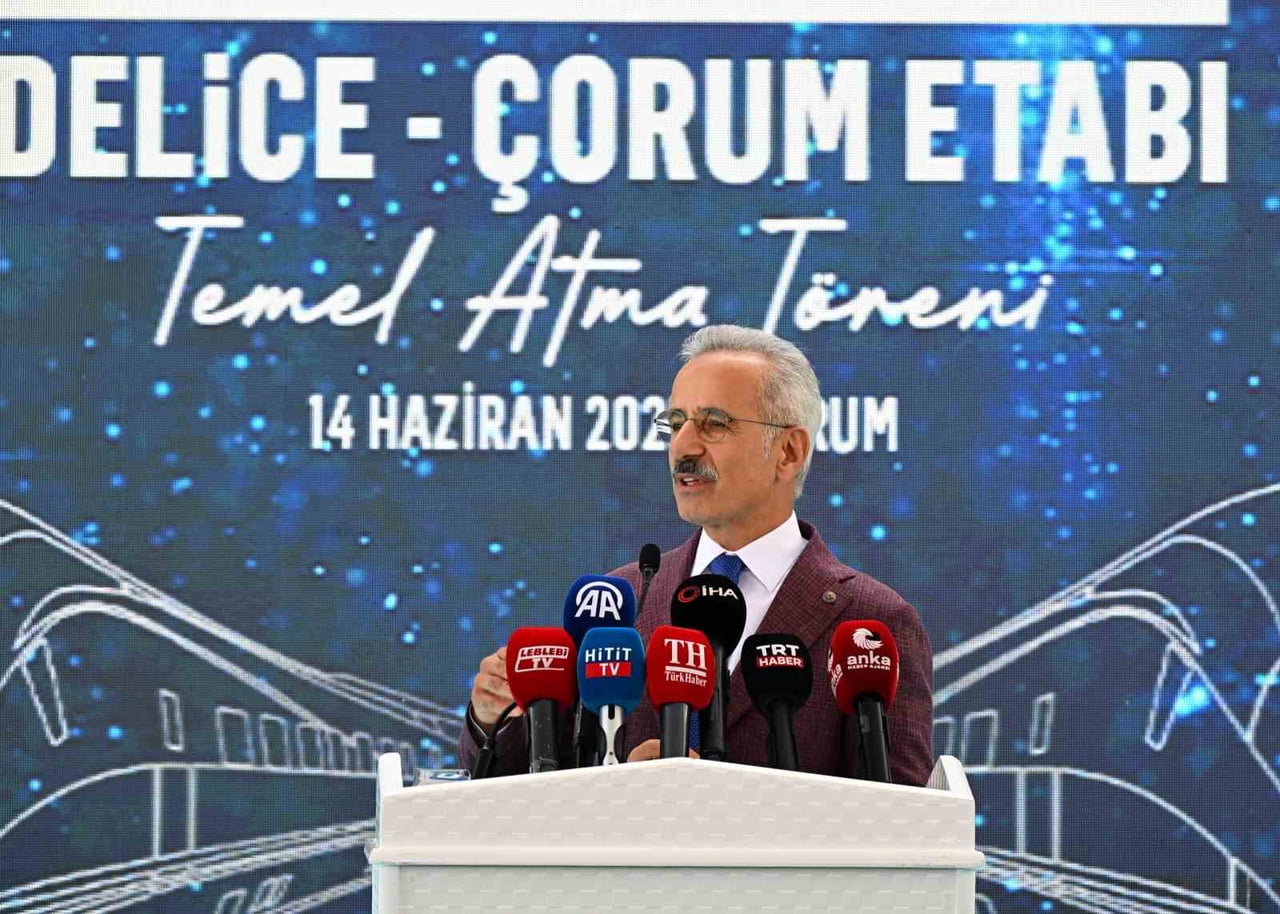 ULAŞTIRMA VE ALTYAPI BAKANI ABDULKADİR URALOĞLU (ARŞİV)